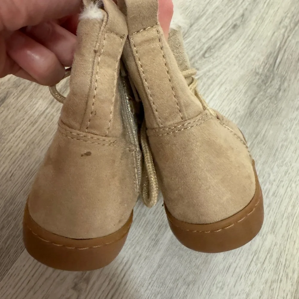 Gymboree Cozy Cream Fur-Lined Boots